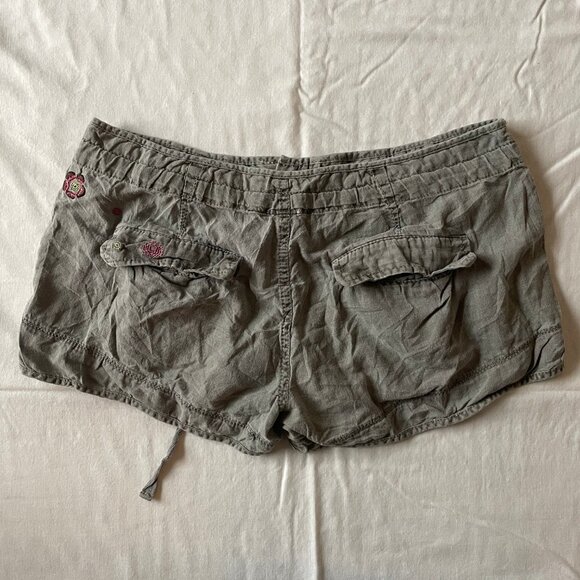 Almost Famous Y2K Cargo Style Olive Green Linen Shorts Flowers and Drawstring - Picture 5 of 9